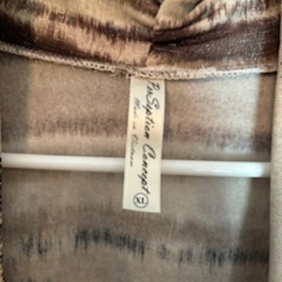 Blouse - Picture 2 of 2